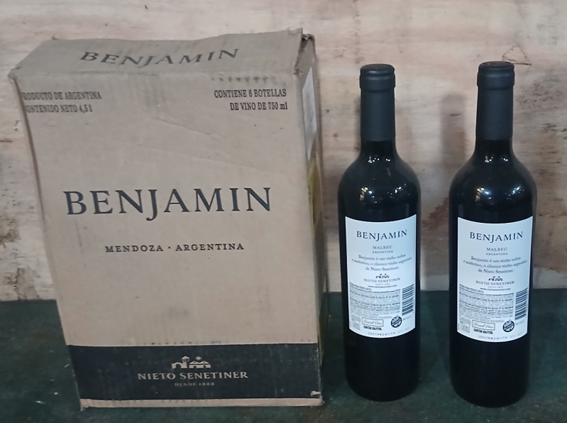 24 Garrafas de vinho