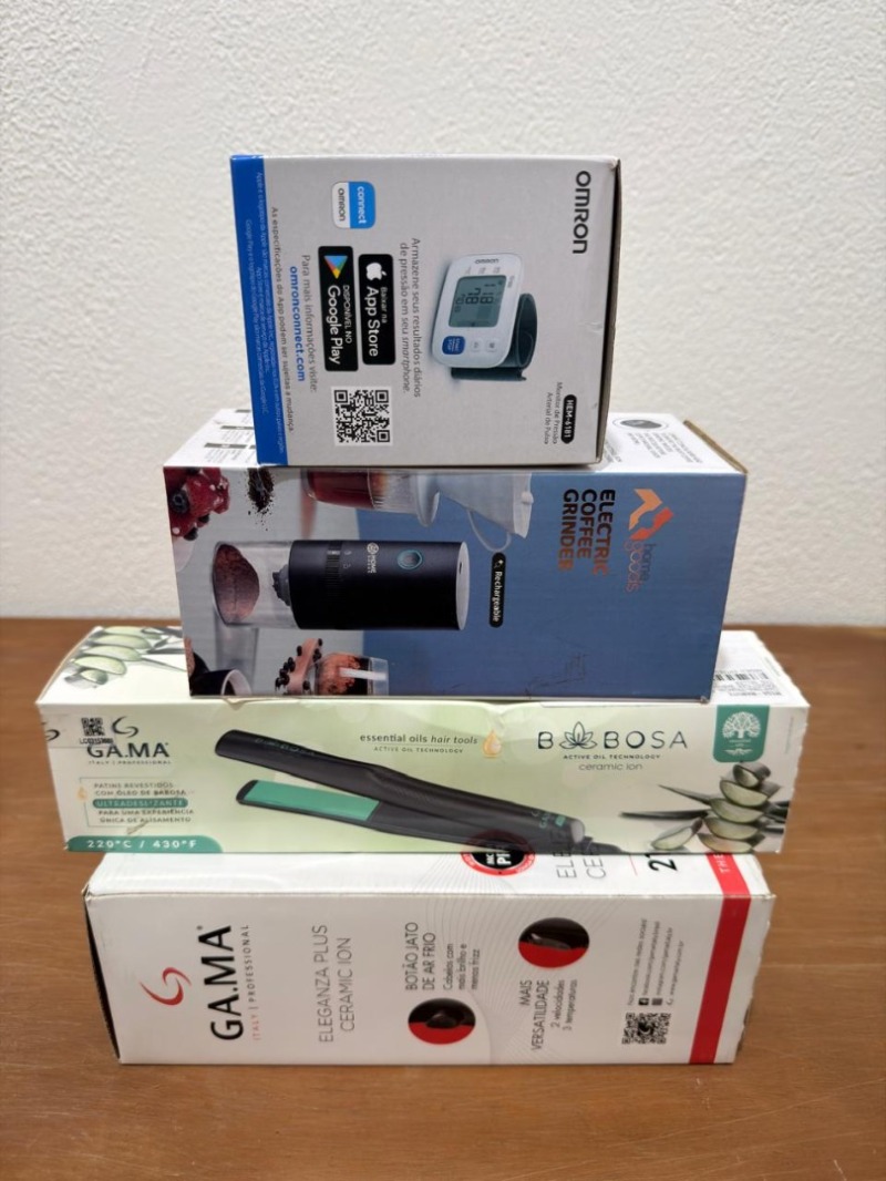 Secador de Cabelos Gama Eleganza Plus Ceramic Ion 2100W + Chapinha/Prancha de Cabelo Gama Ergostyler Babosa Ceramic Ion Bivolt + Aparelho Medidor De Pressão Digital Pulso + Moedor Triturador de Grãos Elétrico