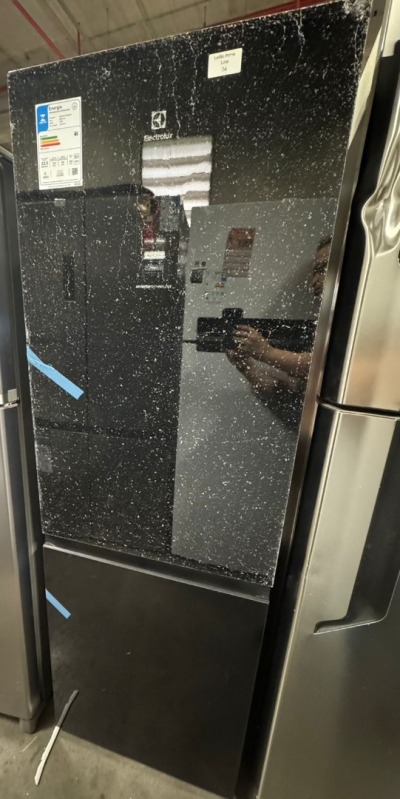 REFRIGERADOR 322L ELECTROLUX IB42G 127V BLACK GLASS