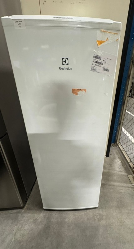 FREEZER 197L ELECTROLUX VERTICAL FEI23 220V BCO