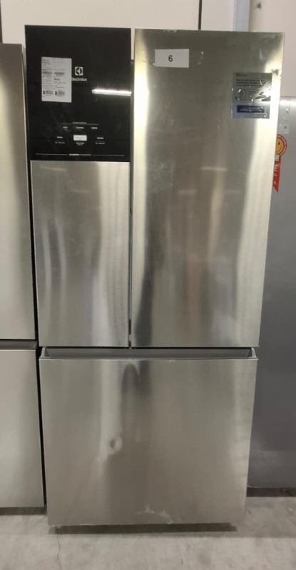 REFRIGERADOR 590L ELECTROLUX IM8S 127V INOX.
