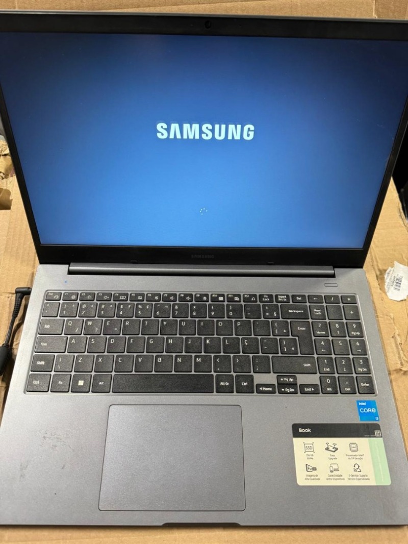 NOTEBOOK SAMSUNG NP550XDA-KV3BR CI3/4G/256SSD/15.6"/W11