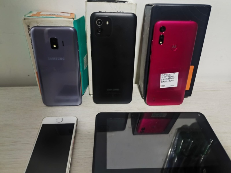 SMARTPHONES /TABLET - 01 SAMSUNG J2 CORE - 01 MOTO E6L - 01 TABLET M7 32GB - 01 SAMSUNG A03 - 01 IPHONE 5C