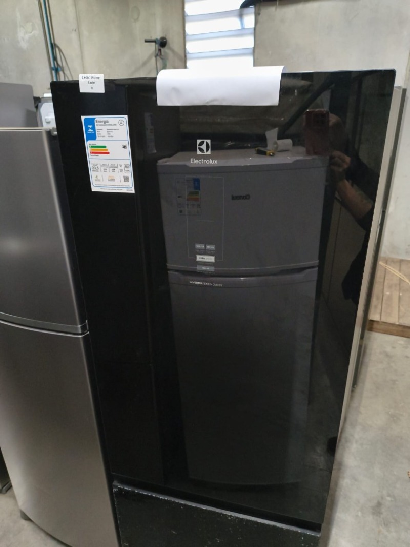 REFRIGERADOR 322L ELECTROLUX IB42G 127V BLACK GLASS