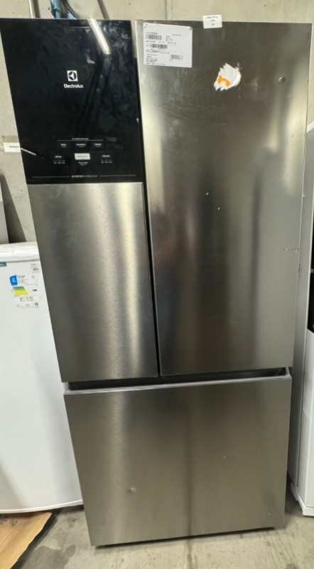 REFRIGERADOR 590L ELECTROLUX IM8S 220V INOX