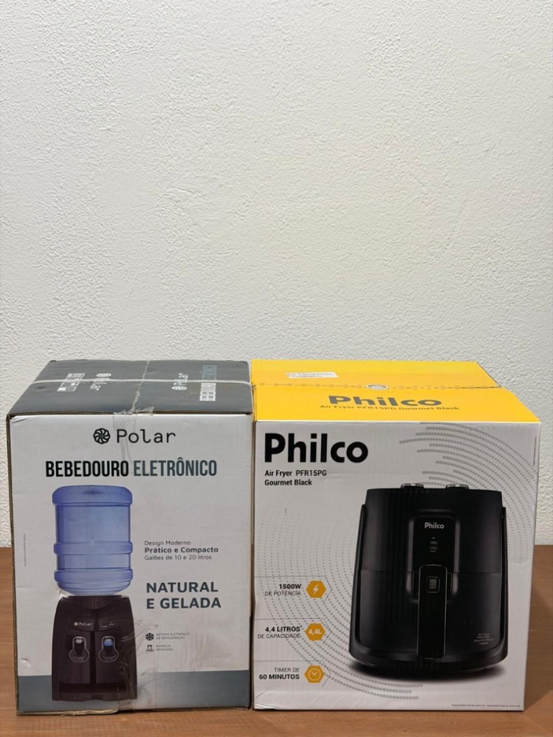 Fritadeira Air Fryer Philco PFR15PG Gourmet Black 4,4L 1500W 220V Bebedouro Eletronico Polar Preto - Natural e Gelada