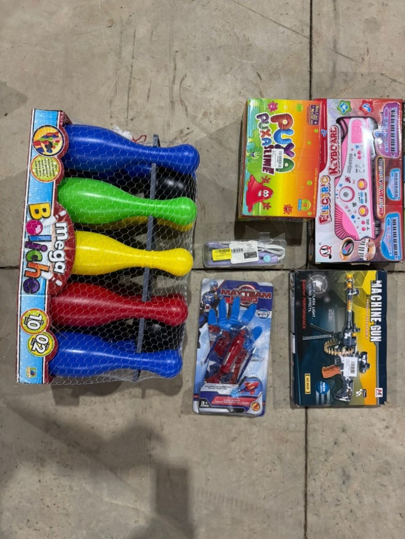 Jogo De Boliche Grande Brinquedo Com 10pinos 2 Bolas 30cm Liso Lança Dardo Super Heroi Luva Homem Aranha Capitao America Produtos Diversos Metralhadora Fuzil Arma Militar Som Luz Laser Grande Snipe Mini Chapinha Super Pequena 17cm De Bolsa Bivolt Aleatór