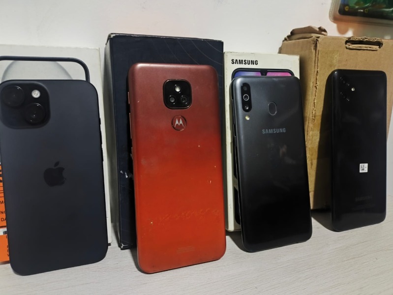 SMARTPHONES - 01 MOTO E7 PLUS - 01 SAMSUNG GALAXY A04E - 01 SAMSUNG M30 - IPHONE 15