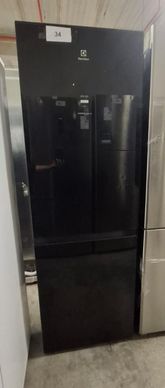 REFRIGERADOR 322L ELECTROLUX IB42G 220V BLACK GLASS