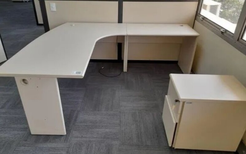 MESA DE ESCRITÓRIO + GAVETEIRO