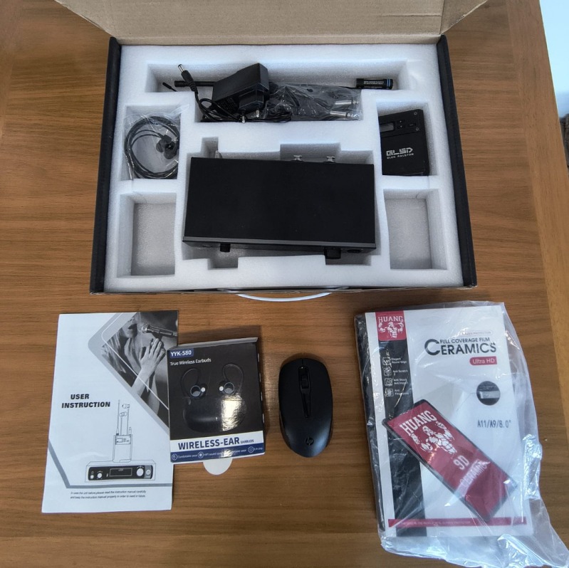 PROFESSIONAL WIRELESS MICROPHONE SYSTEM; 1 CAPA PARA TABLET GLAXY A11; 1 MOUSE SEM FIO; 1 FONE DE OUVIDO SEM FIO