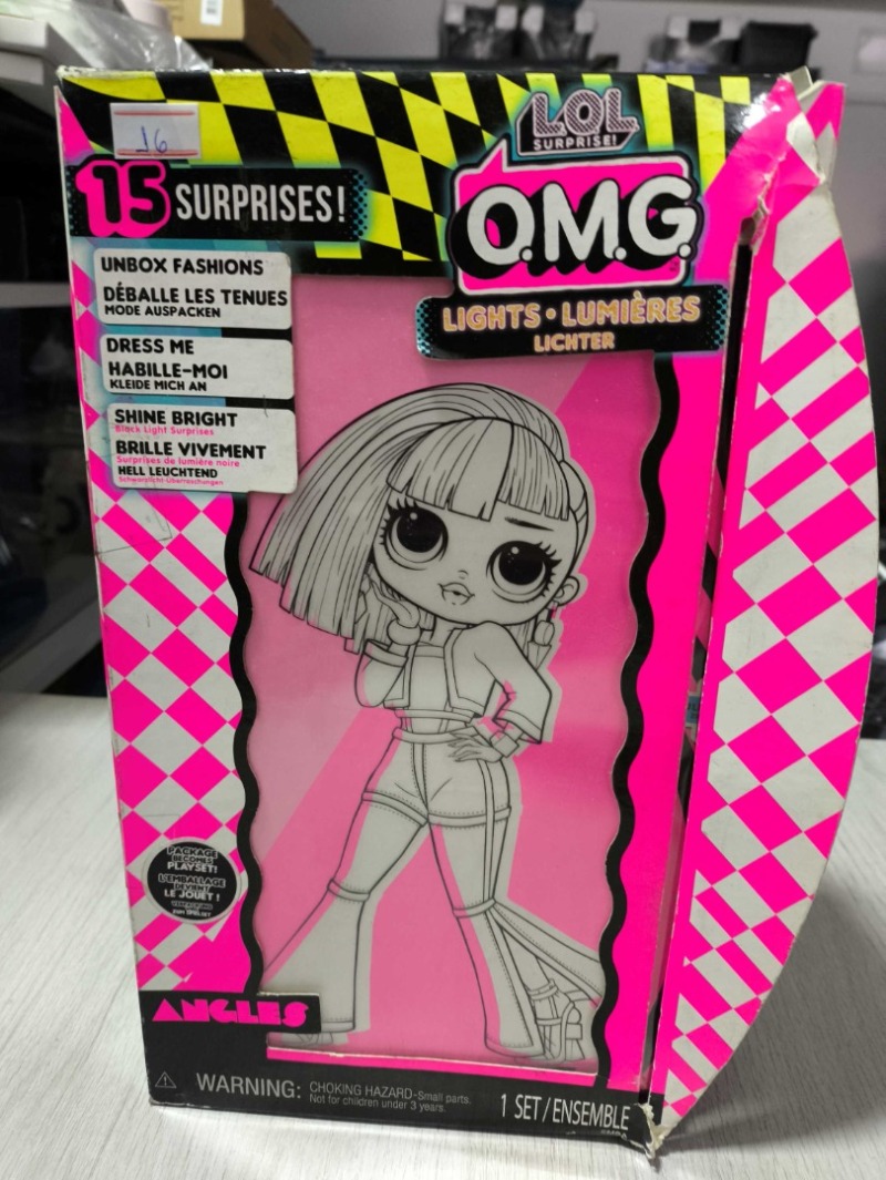 BONECA LOL 15 SURPRISES