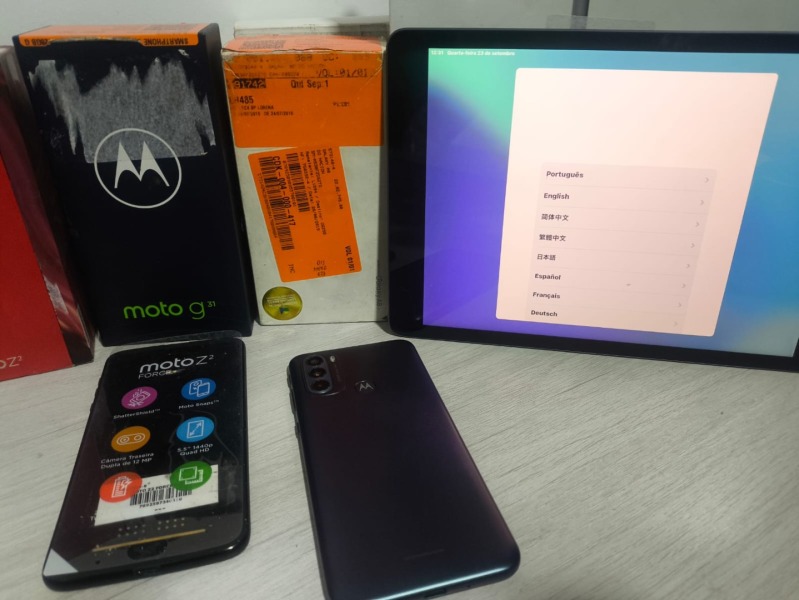 SMARTPHONES/IPAD - 01 IPAD 32GB SPAGE G DEMO - 01 SAMSUNG GALAXY A8 - 01 SAMSUNG S20 - 01 MOTOROLA MOTO Z2 FORCE EDITION - 01 MOTOROLA MOTO G 31