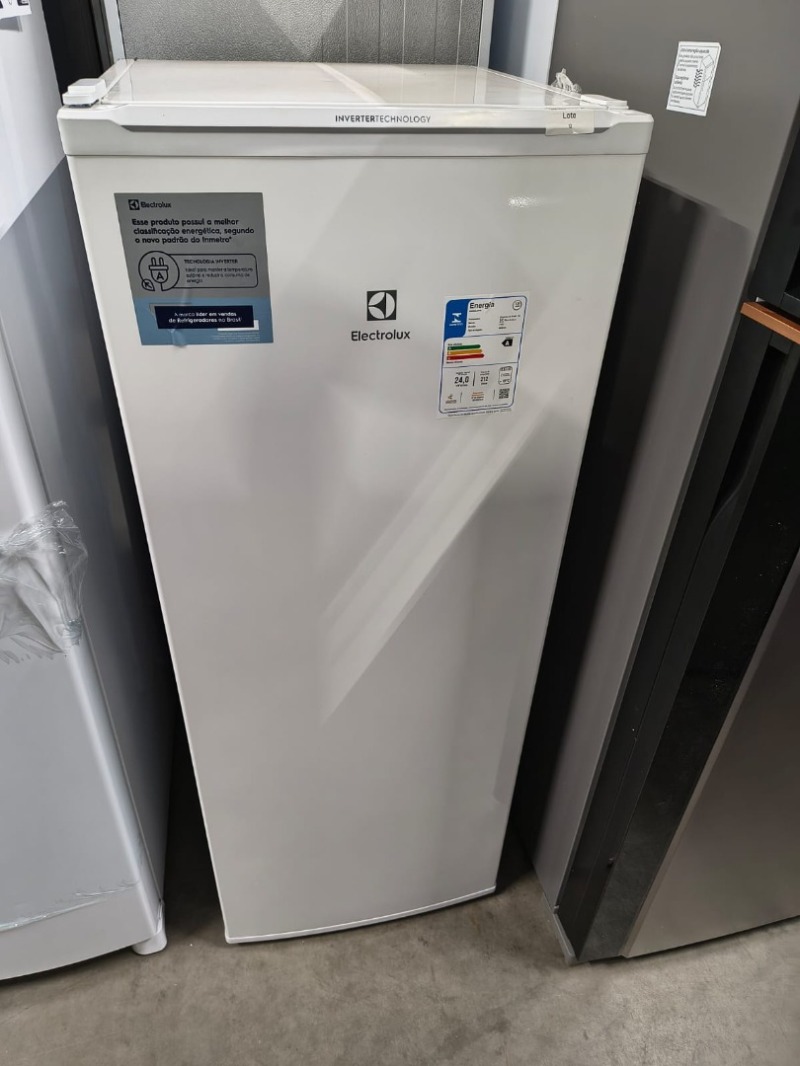 FREEZER 197L ELECTROLUX VERTICAL FEI23 220V BCO