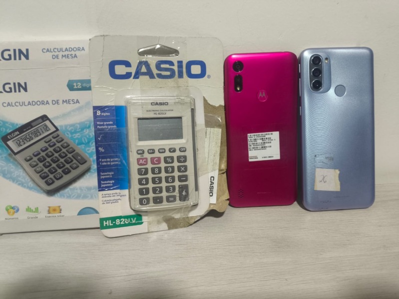 04 ITENS - 01 MOTO G31 128GB - 01 MOTOROLA MOTO E6I - 01 CALCULADORA ELGIN MV 4122 - 01 CALCULADORA CASIO HL 820LV