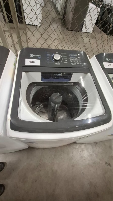 LAVADORA 18 KG ELECTROLUX LEE18 220V BRANCA