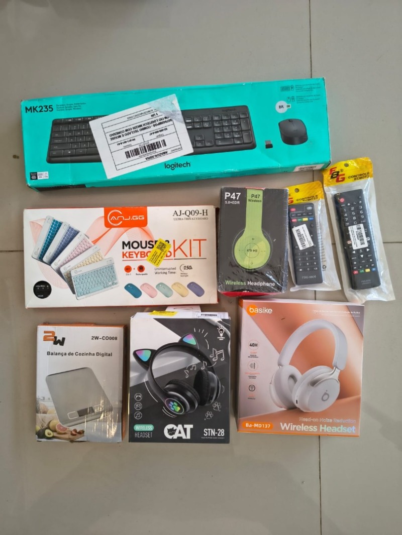 FONE DE OUVIDO GATO; 1 HEADSET NOISE REDUCTION; 1 HEADPHONE BLUETOOTH; BALALNÇA DE COZINHA DIGITAL; 1 CONTROLE REMOTO PARA TV SMART; 1 CONTROLE REMOTO UNIVERSAL; 1 KIT TECLADO E MOUSE BLUETOOTH; 1 COMBO TECLADO E MOUSE SEM FIO